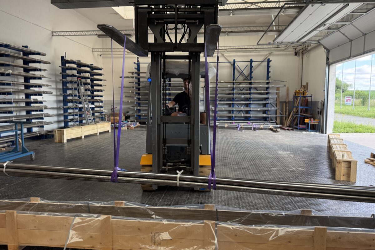Forklift loading 1.7729 Durehete® 1055 round bars for sea freight shipment to South Korea